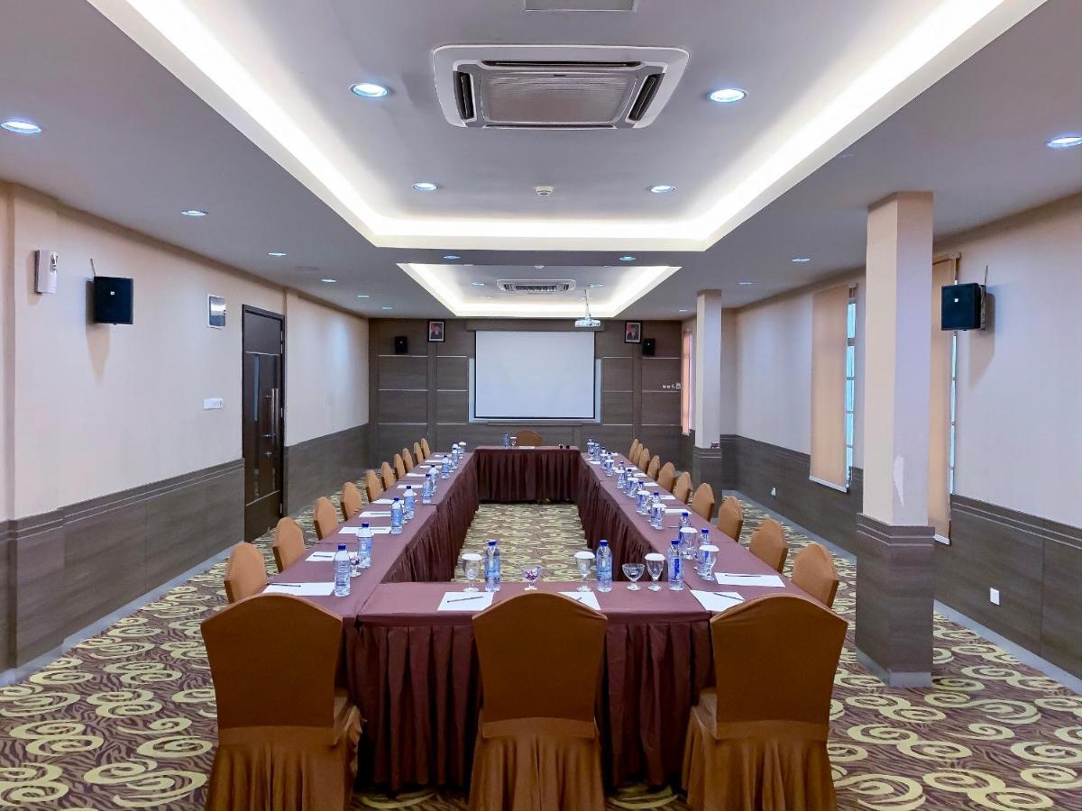 Os Hotel Edukits Fka Venesia Hotel Batam Exterior foto